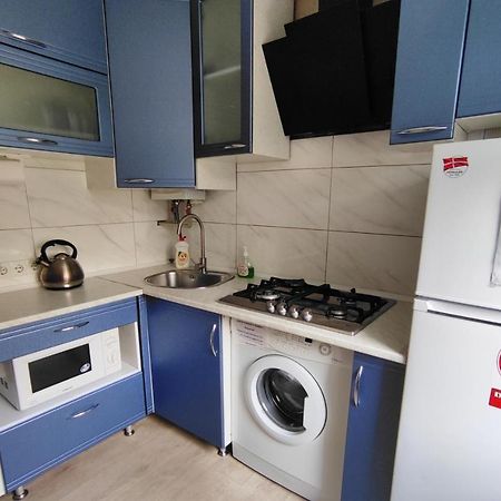 Двухкомнатные Апартаменты Центр Mystetsʹka 3 Kr Apartments Krivói Rog Exterior foto