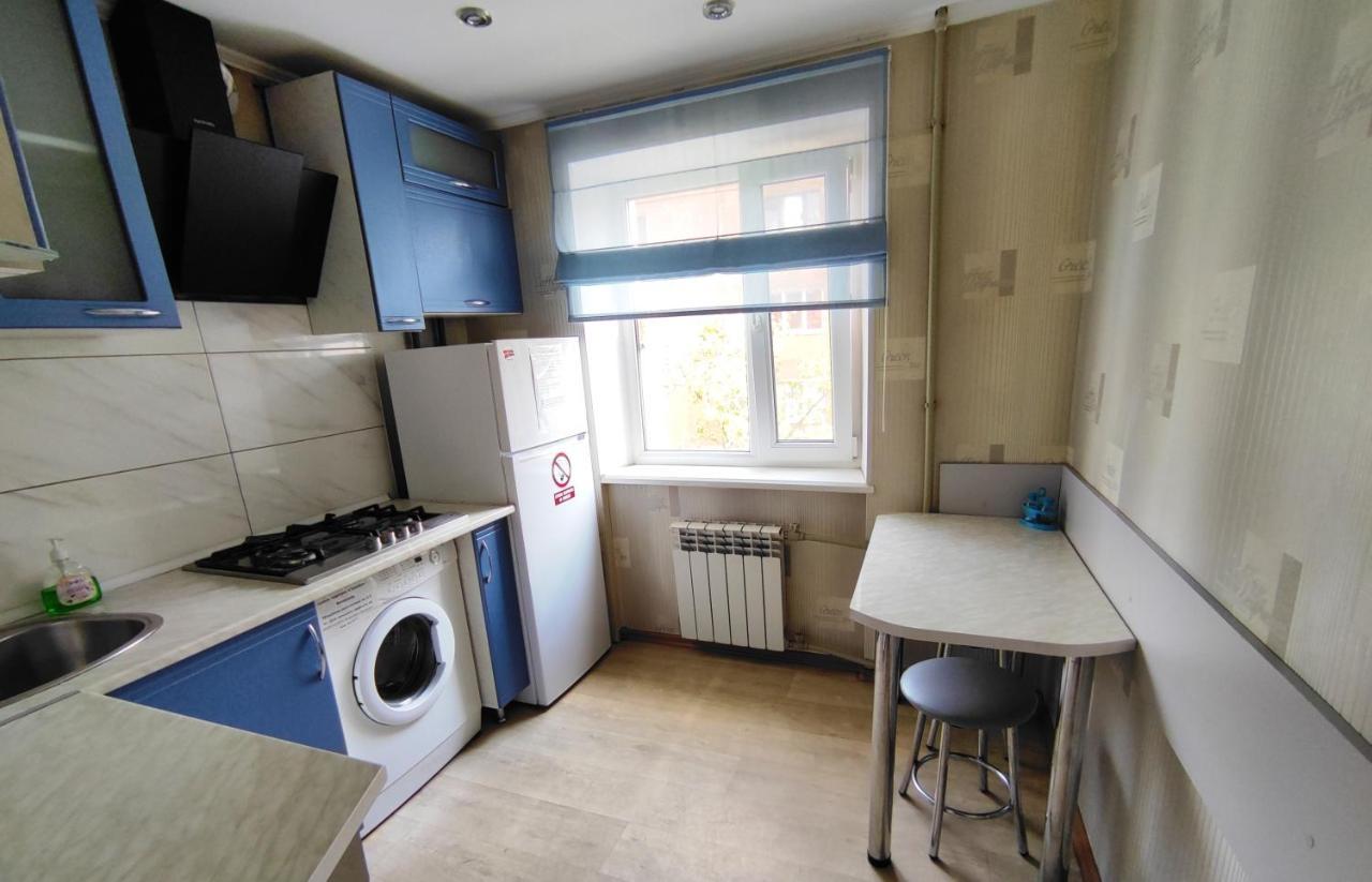 Двухкомнатные Апартаменты Центр Mystetsʹka 3 Kr Apartments Krivói Rog Exterior foto
