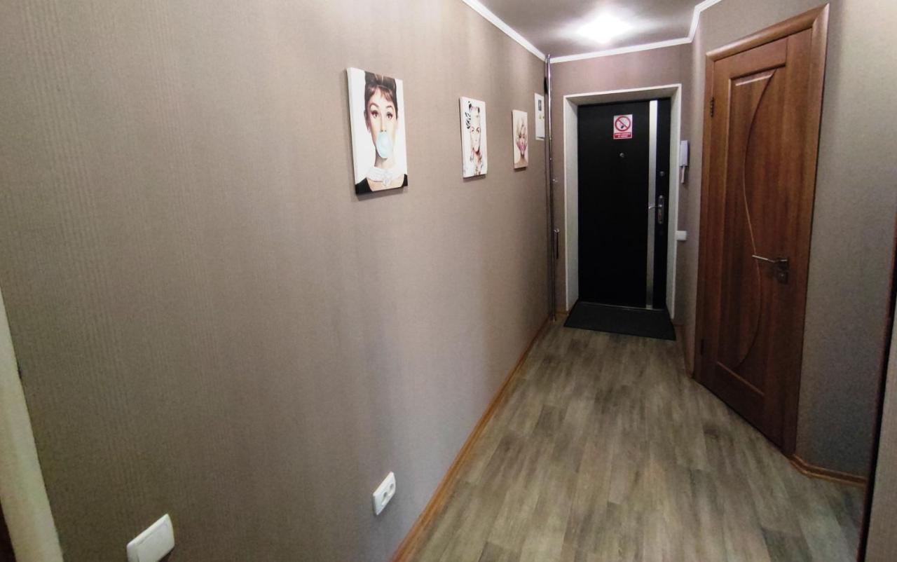 Двухкомнатные Апартаменты Центр Mystetsʹka 3 Kr Apartments Krivói Rog Exterior foto